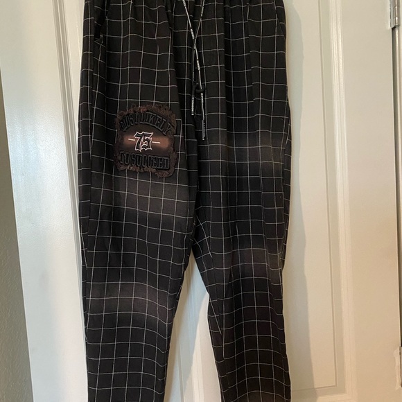 Top & pant set - Picture 3 of 4